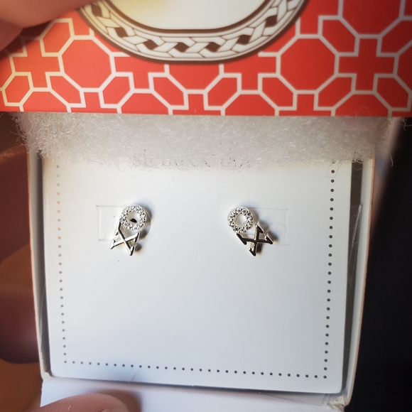 Stella & Dot XO Studs - Picture 1 of 2